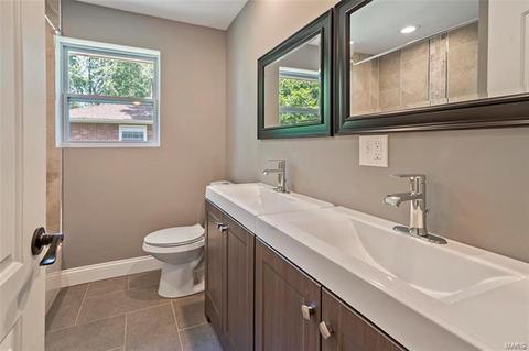 129 Holloway Rd, Ballwin, MO 63011 photo 18