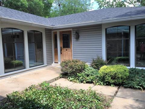 471 Graywood Dr, Ballwin, MO 63011 photo 2