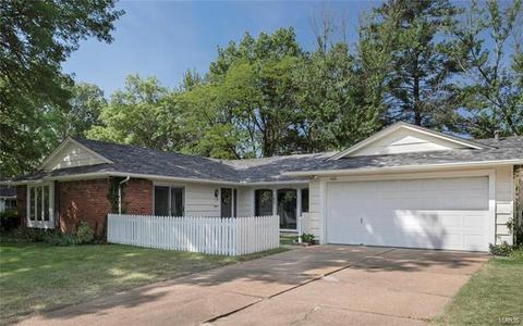 469 Hillbrook, Ballwin, MO 63011 photo 1