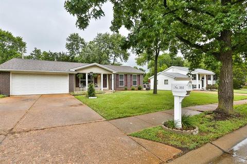 303 Warwick Ln, Manchester, MO 63021 photo 2