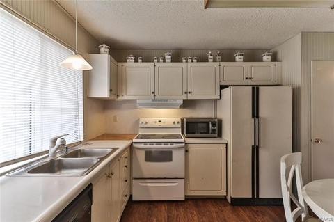 1630 Award Dr, Manchester, MO 63021 photo 2