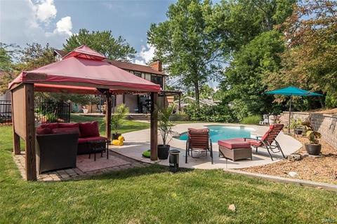 532 Rolling Glen Ln, Ballwin, MO 63011 photo 3