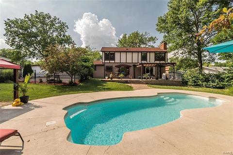 532 Rolling Glen Ln, Ballwin, MO 63011 photo 4