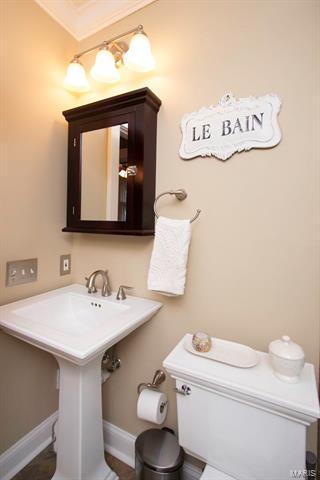 16 E Cedar Ave, Saint Louis, MO 63119 photo 33