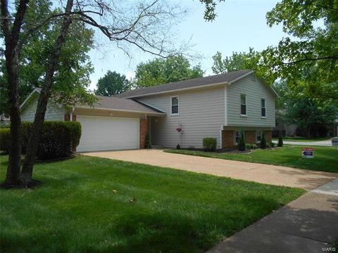 954 Oakfield Dr, Ballwin, MO 63021 photo 2