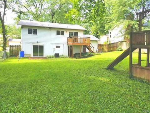 377 Messina, Ballwin, MO 63021 photo 3