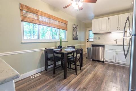3264 Highgate Ln, Saint Charles, MO 63301 photo 9