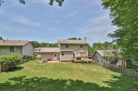 512 Echo Hill Ct, Ballwin, MO 63021 photo 9