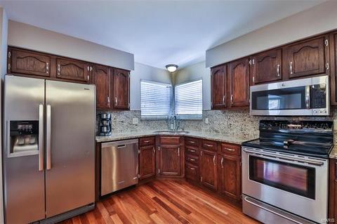 512 Echo Hill Ct, Ballwin, MO 63021 photo 22