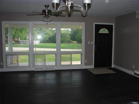 111 Robert Dr, Saint Charles, MO 63304 photo 8