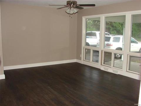111 Robert Dr, Saint Charles, MO 63304 photo 9