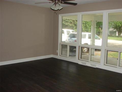 111 Robert Dr, Saint Charles, MO 63304 photo 10