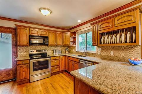 406 Nottingham Dr, Ballwin, MO 63011 photo 8