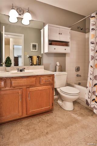 1020 Columbard Dr, Ballwin, MO 63021 photo 25