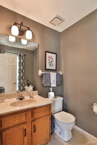 1020 Columbard Dr, Ballwin, MO 63021 photo 14