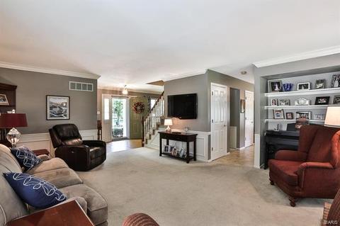 1020 Columbard Dr, Ballwin, MO 63021 photo 4