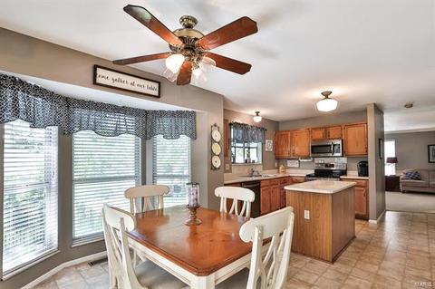 1020 Columbard Dr, Ballwin, MO 63021 photo 10