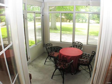 10437 E Watson, Sunset Hills, MO 63127 photo 16