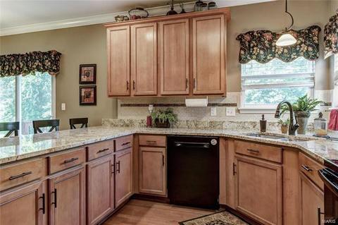 1380 Red Oak Plantation Dr, Ballwin, MO 63021 photo 16