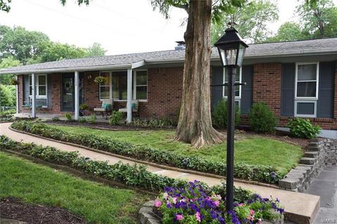 1209 Miremont Dr, Manchester, MO 63011 photo 1