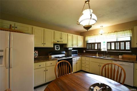 1209 Miremont Dr, Manchester, MO 63011 photo 4