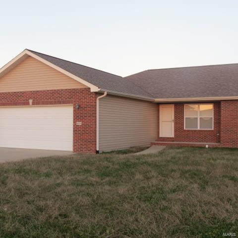 609 Kate Ct, Saint Libory, IL 62282 photo 1