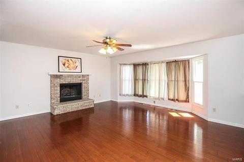 218 England Dr, O'fallon, MO 63366 photo 2
