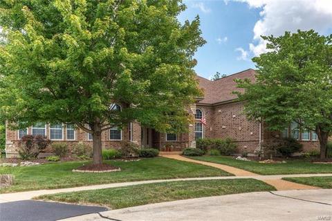 1201 Kiefer Woods Cir, Ballwin, MO 63021 photo 2