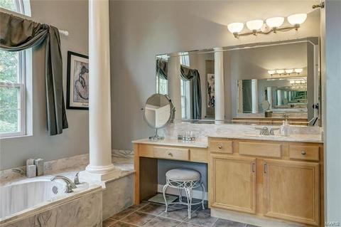 1201 Kiefer Woods Cir, Ballwin, MO 63021 photo 35