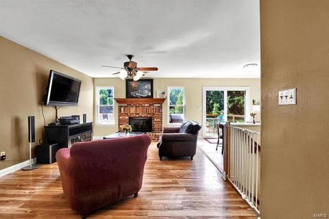 638 Oak Springs Trail Dr, Ballwin, MO 63021 photo 4