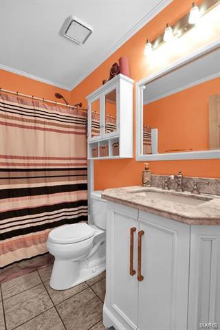 638 Oak Springs Trail Dr, Ballwin, MO 63021 photo 14