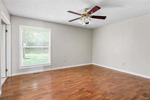 1305 Rusticview Dr, Ballwin, MO 63011 photo 13