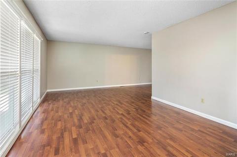 1305 Rusticview Dr, Ballwin, MO 63011 photo 3