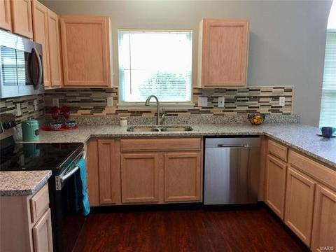 259 Valleybrook Ct, O'fallon, MO 63368 photo 9
