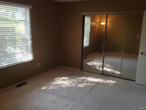 1217 Holgate Dr, Ballwin, MO 63021 photo 12