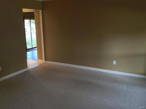 1217 Holgate Dr, Ballwin, MO 63021 photo 3
