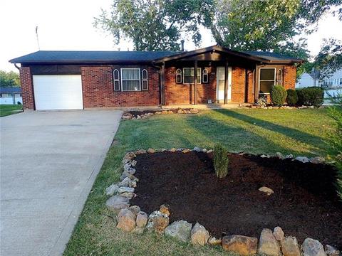 238 Saint Marys Dr, Ballwin, MO 63021 photo 1