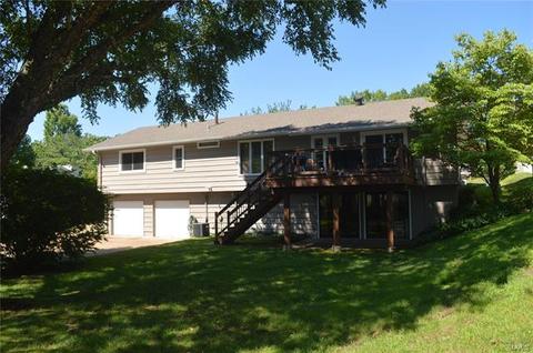 736 Jares Ct, Ballwin, MO 63011 photo 4