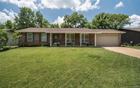 311 Stephanie Ln, Manchester, MO 63011 photo 3