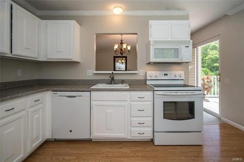 311 Stephanie Ln, Manchester, MO 63011 photo 17