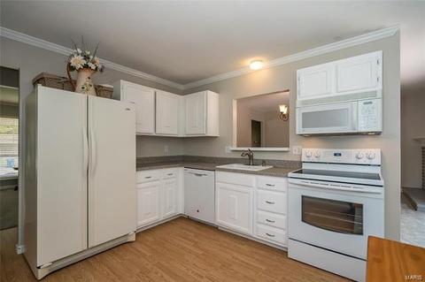 311 Stephanie Ln, Manchester, MO 63011 photo 15