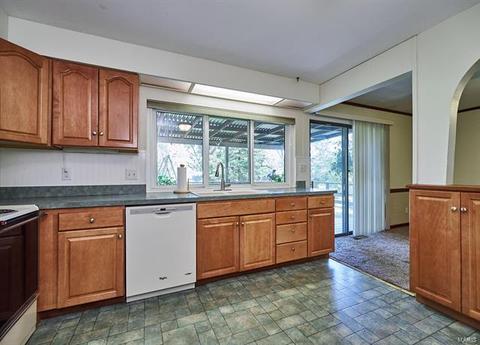 533 Goldwood, Ballwin, MO 63021 photo 13