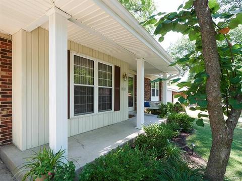 533 Goldwood, Ballwin, MO 63021 photo 2