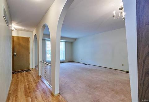 533 Goldwood, Ballwin, MO 63021 photo 3