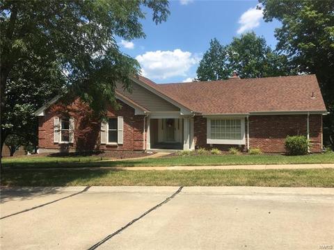 600 Crofton Cir, Ballwin, MO 63021 photo 1