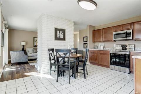 6 Chevington Ct, Ballwin, MO 63011 photo 12