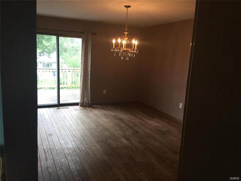 324 New Ballwin Dr, Ballwin, MO 63021 photo 6