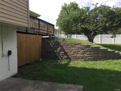 324 New Ballwin Dr, Ballwin, MO 63021 photo 17