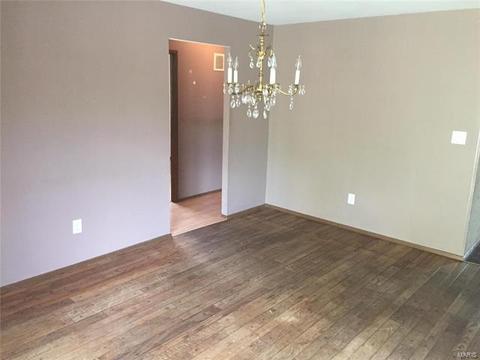 324 New Ballwin Dr, Ballwin, MO 63021 photo 5