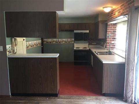 324 New Ballwin Dr, Ballwin, MO 63021 photo 7